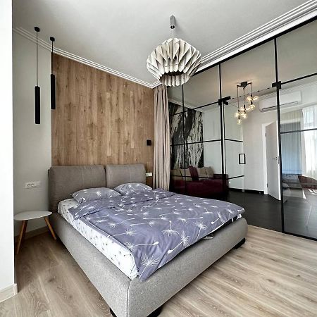 Sea Symphony 3-Bedrooms Lux Apartment Одеса Екстериор снимка