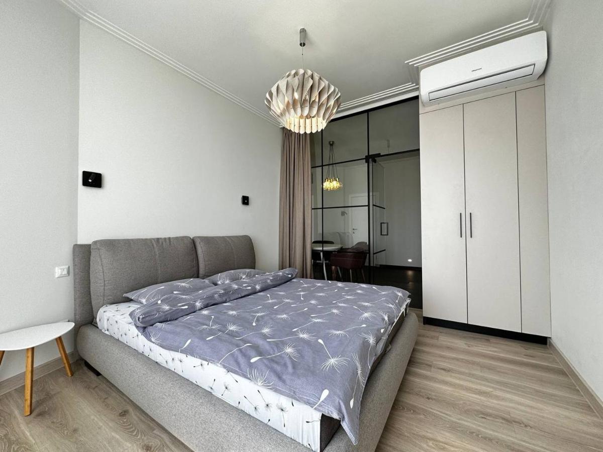 Sea Symphony 3-Bedrooms Lux Apartment Одеса Екстериор снимка