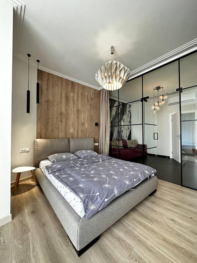 Sea Symphony 3-Bedrooms Lux Apartment Одеса Екстериор снимка