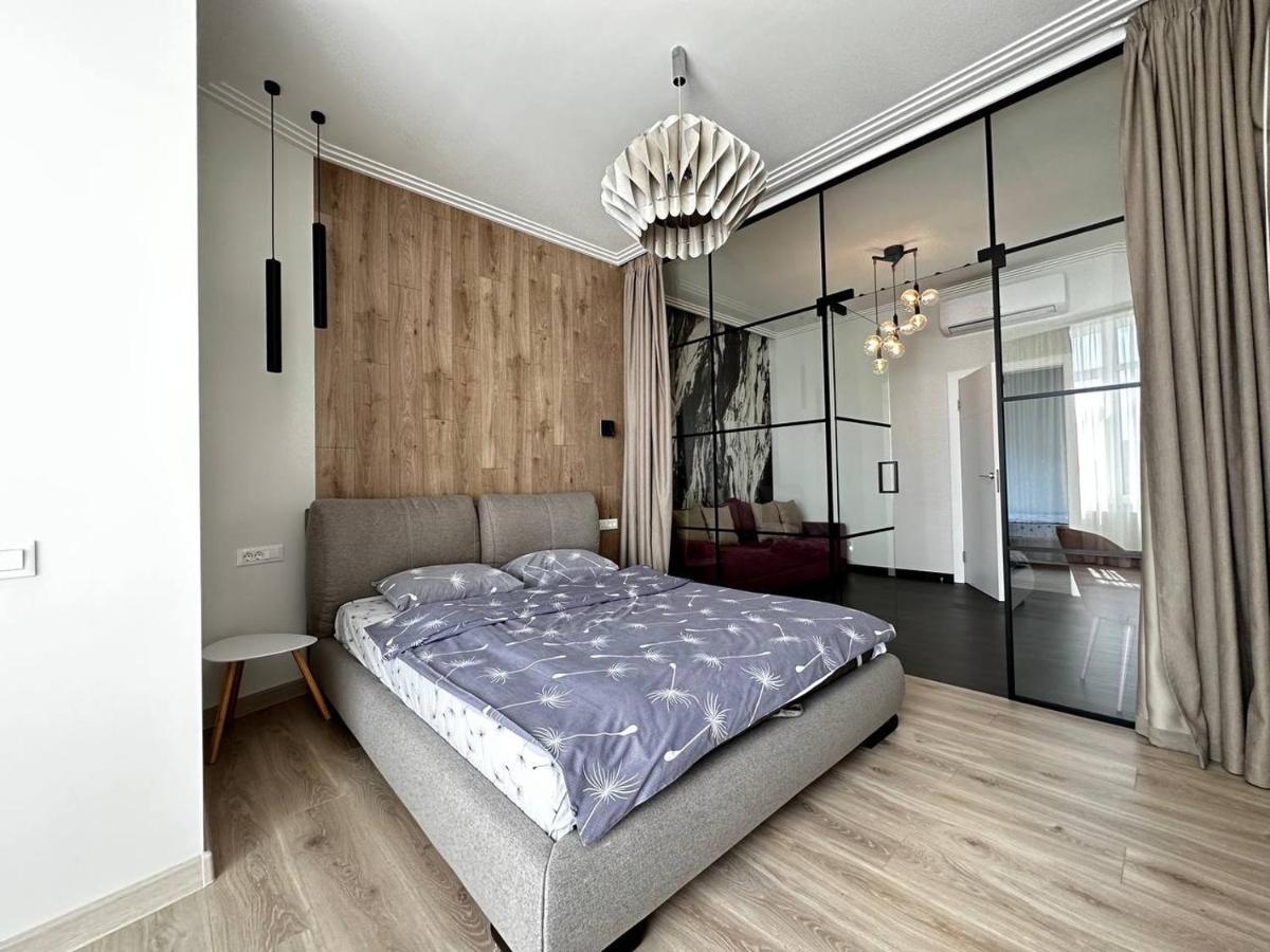 Sea Symphony 3-Bedrooms Lux Apartment Одеса Екстериор снимка