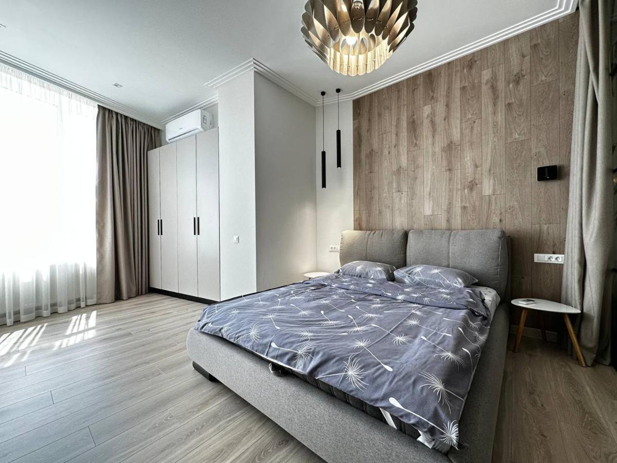 Sea Symphony 3-Bedrooms Lux Apartment Одеса Екстериор снимка